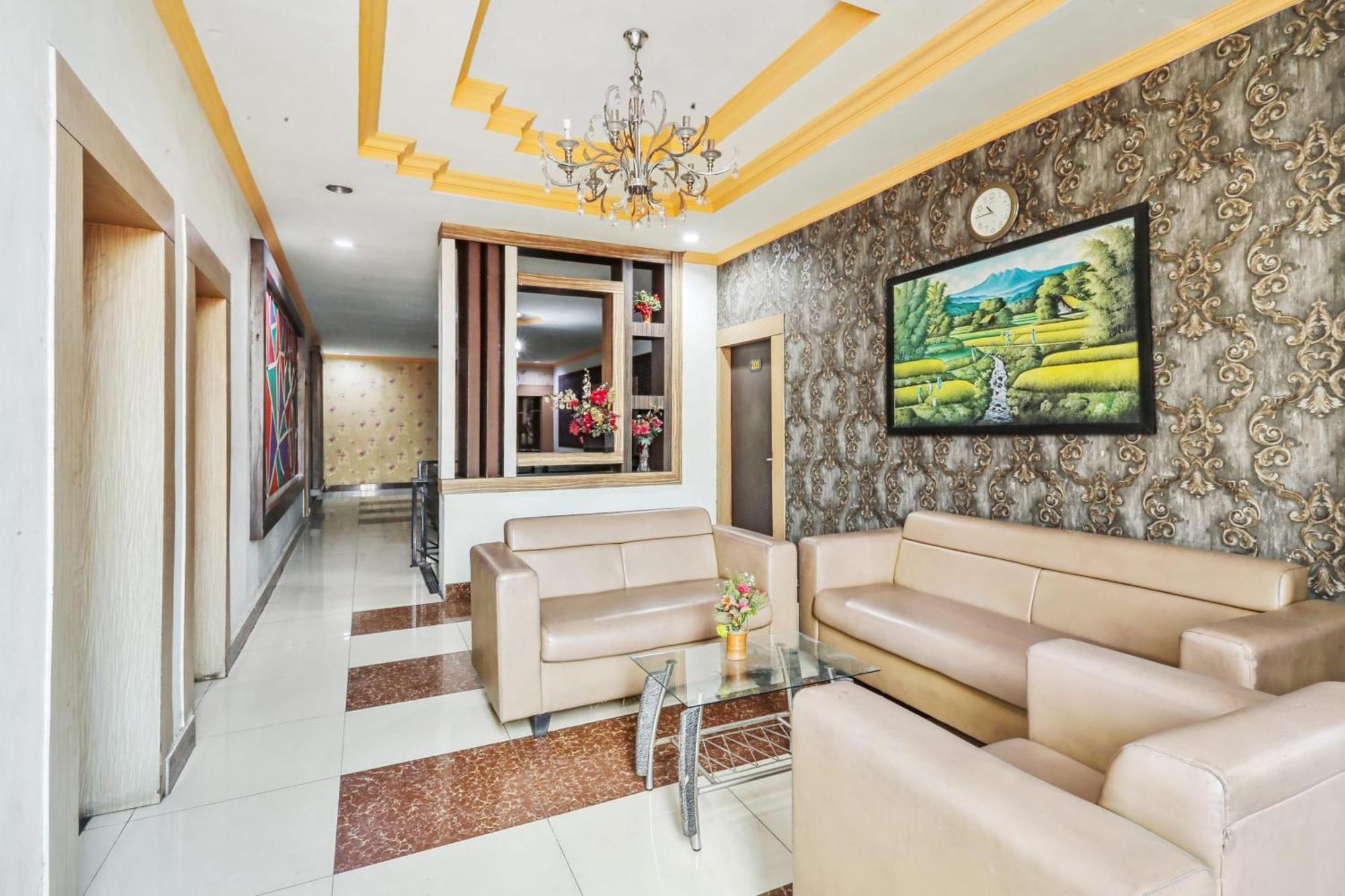 Collection O 93163 Hotel Grand Kartika Parepare Exterior foto