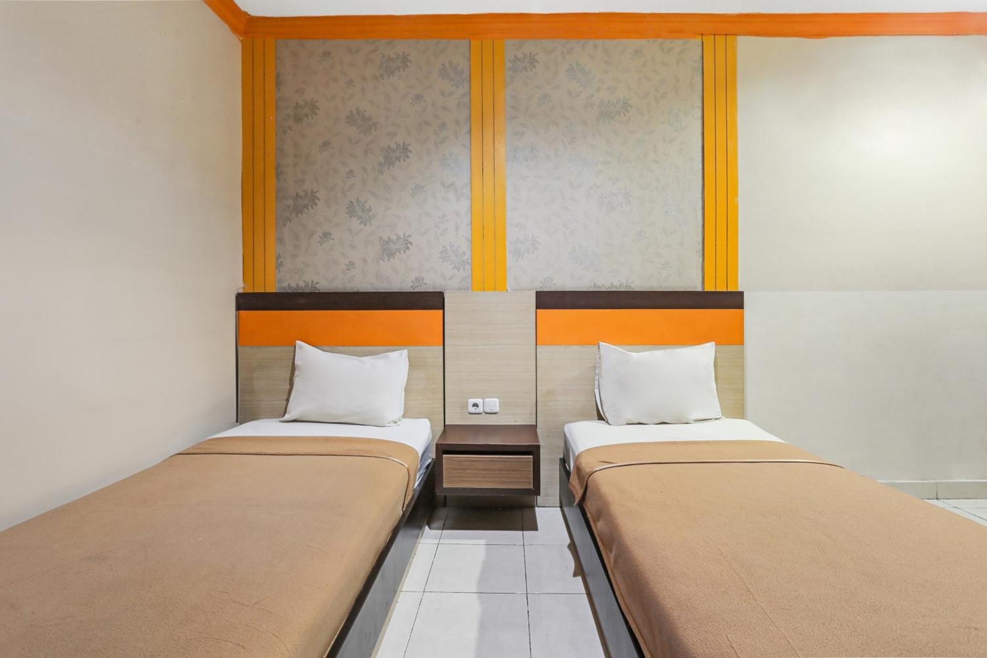 Collection O 93163 Hotel Grand Kartika Parepare Exterior foto